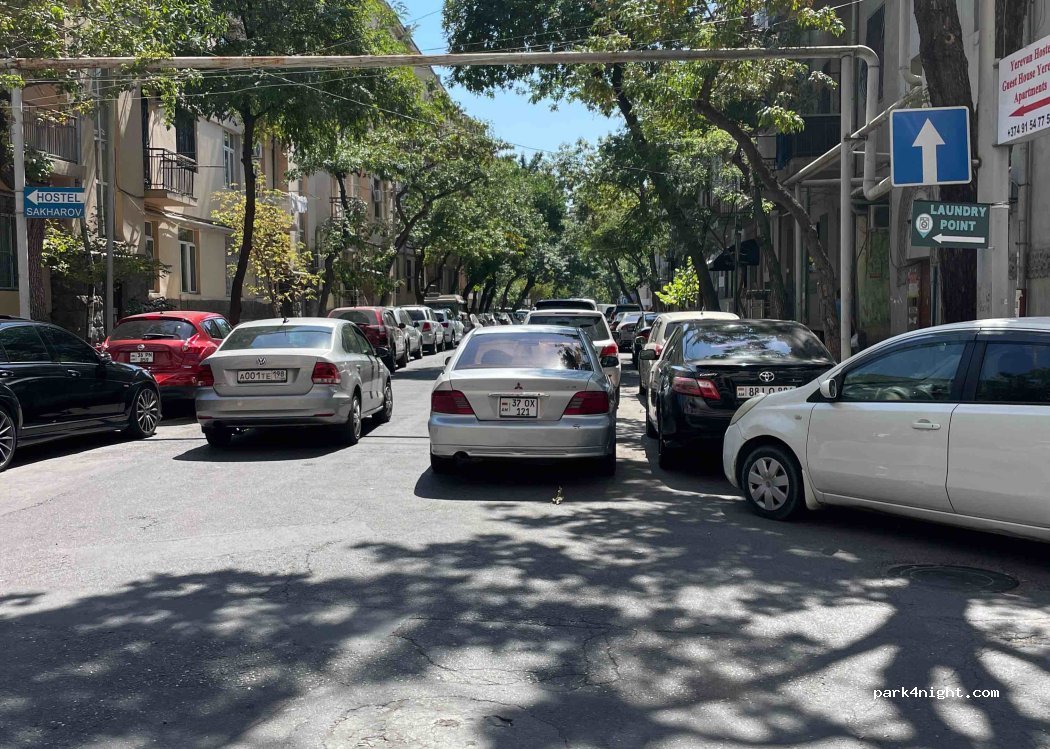(0010) Yerevan - 3 Tpagrichner Street — foto 2