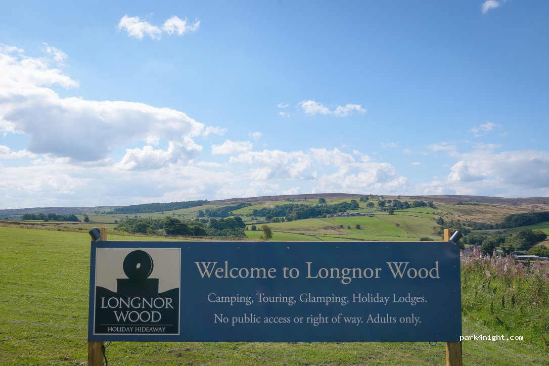 Longnor Wood Holiday Park — foto