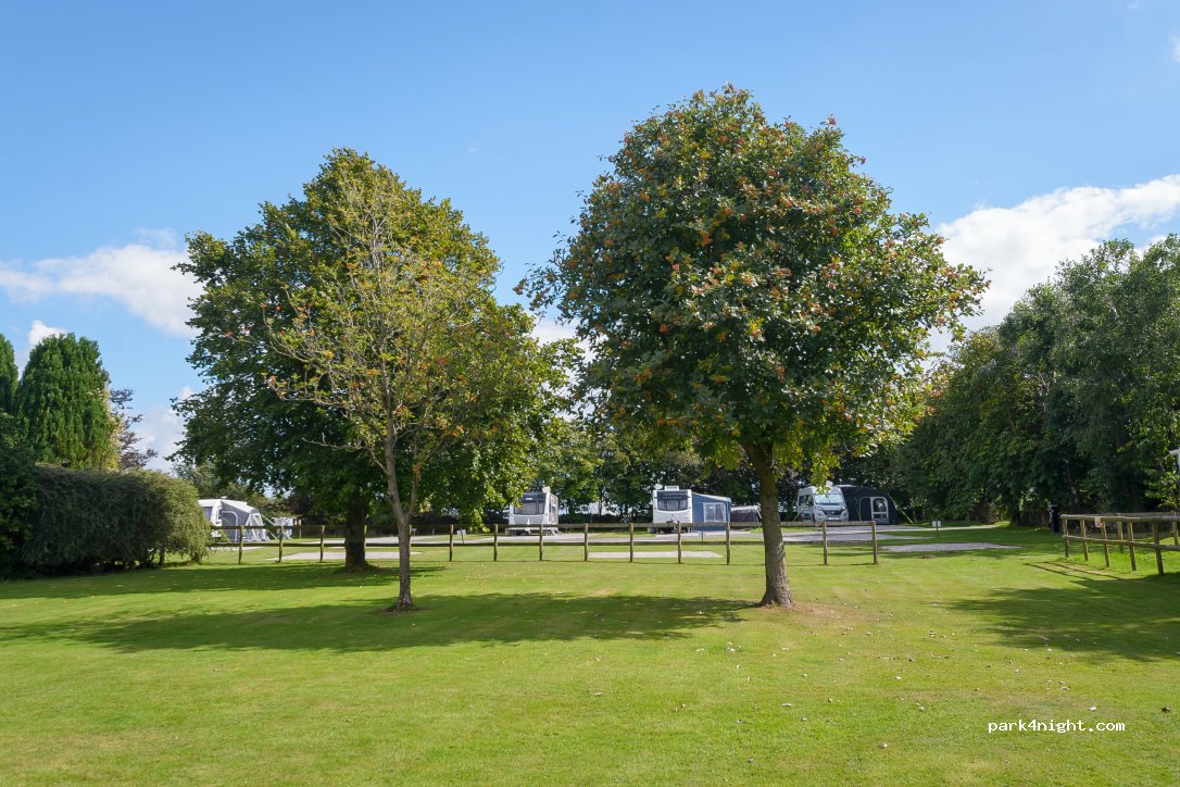 Longnor Wood Holiday Park — foto 4