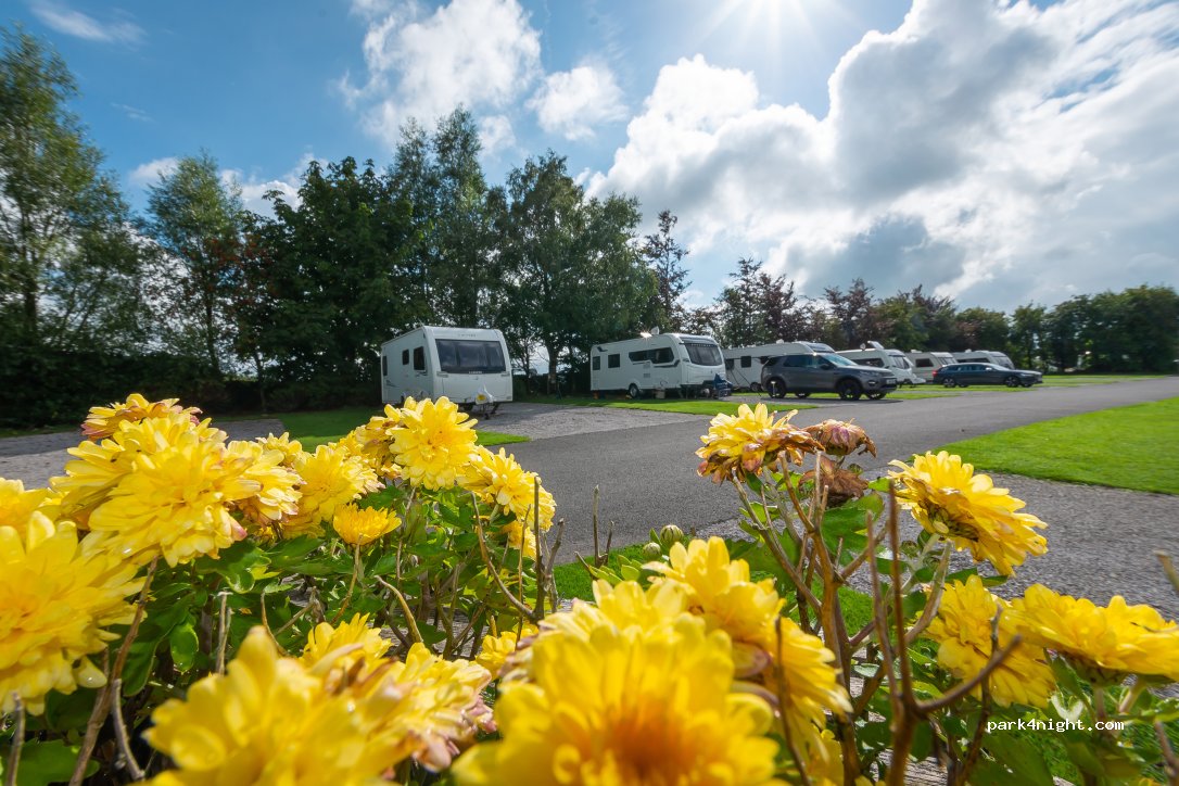 Longnor Wood Holiday Park — foto 5