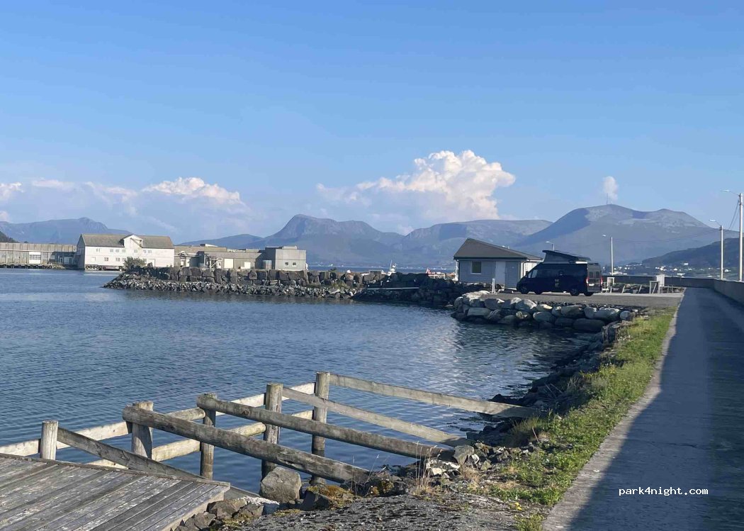 Flemsvik Bobil/Camping Parkering — foto 4