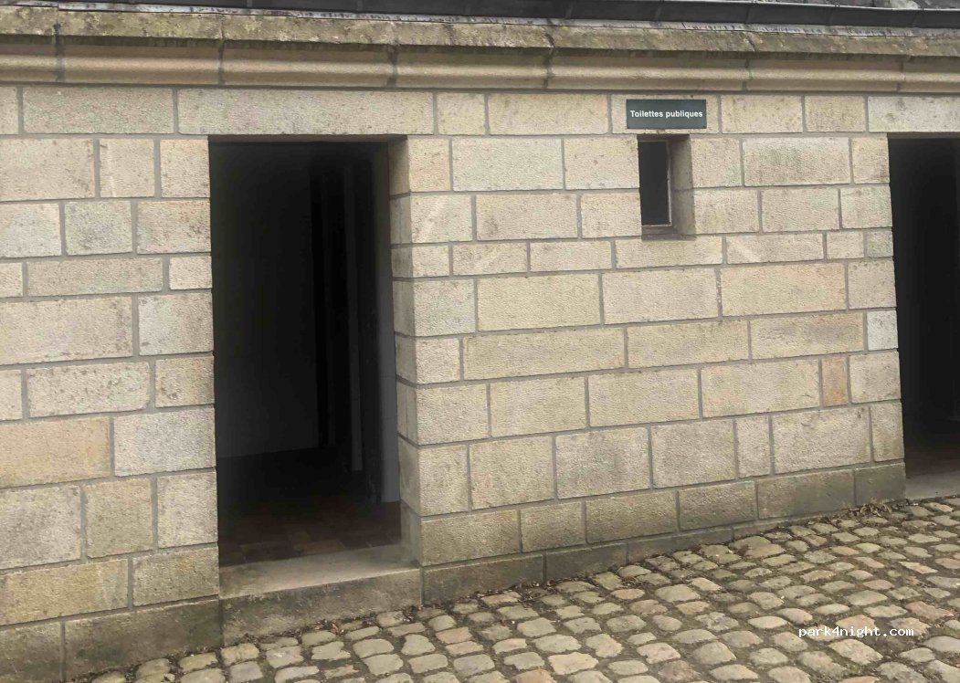 (29650) Guerlesquin - 2 Place du Martray — foto 3