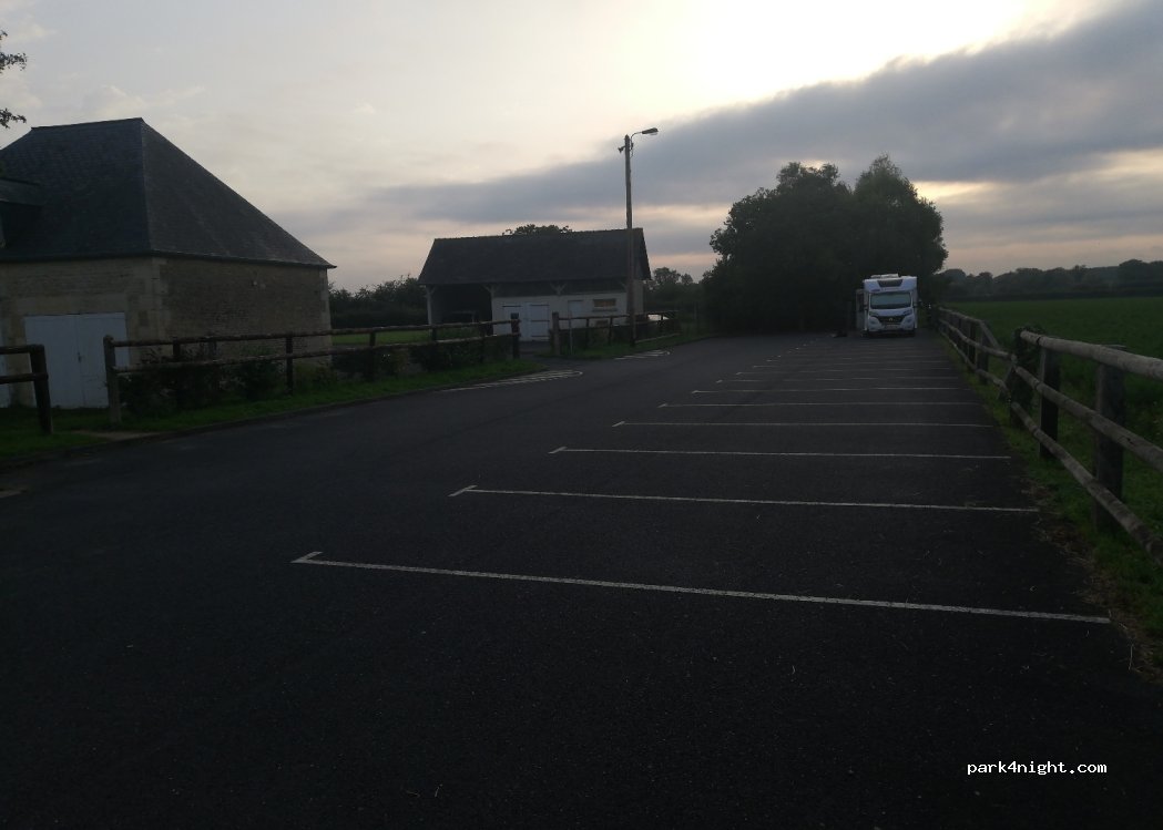 (14270) Belle Vie en Auge - 1980 Chemin des Deux Églises — foto