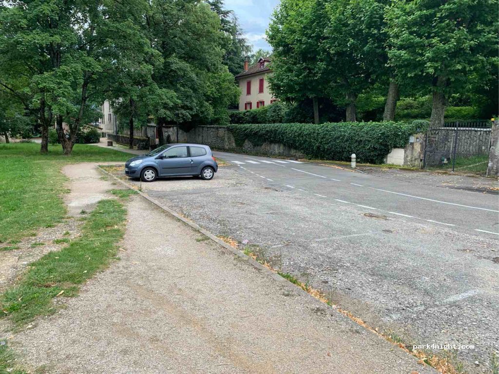 (38500) Voiron - 30 Rue de Maubec — foto