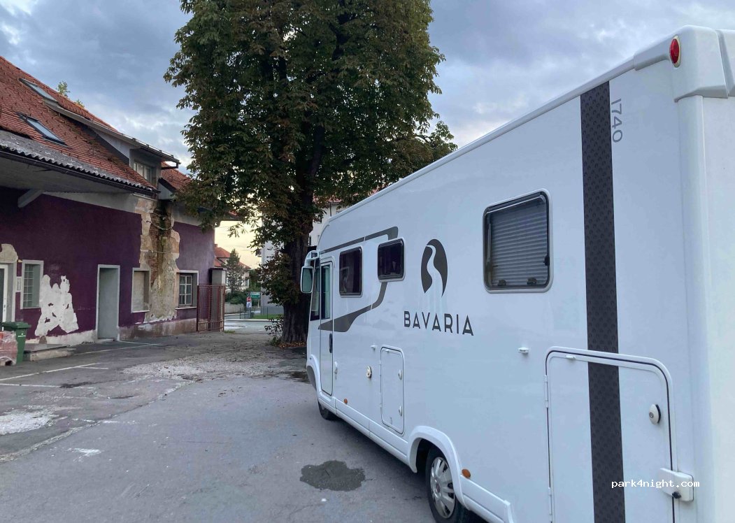 (4000) Kranj - 2 Mladinska ulica, parking Gorenc — foto 4