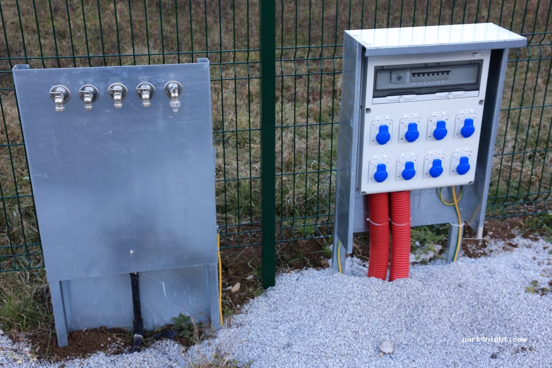 (1294) Camper stop Višnja Gora - 27 Kopališka ulica — foto