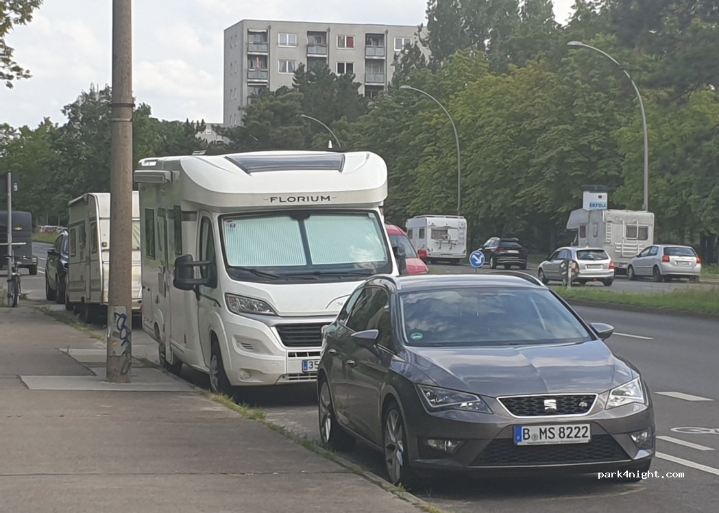(12459) Berlin - 74 An der Wuhlheide — foto