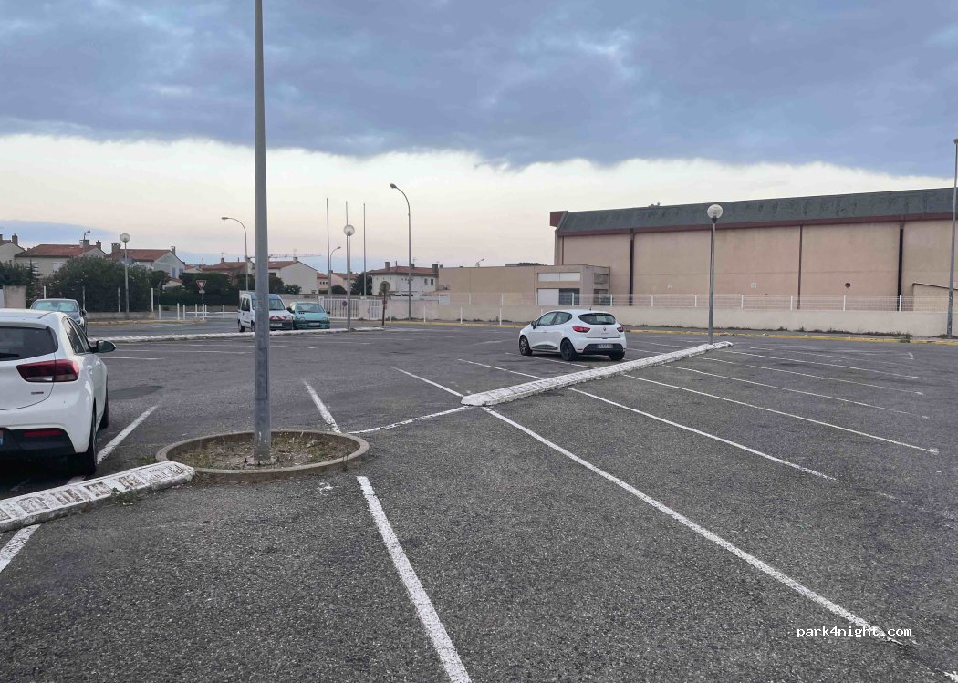 (11100) Narbonne - 2 Rue Emile Barthe — foto