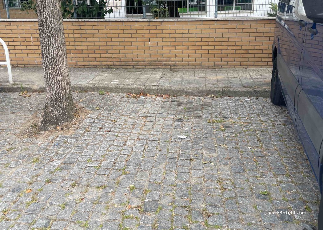 (4700) Frossos - 72 Rua Quinta da Goja — foto