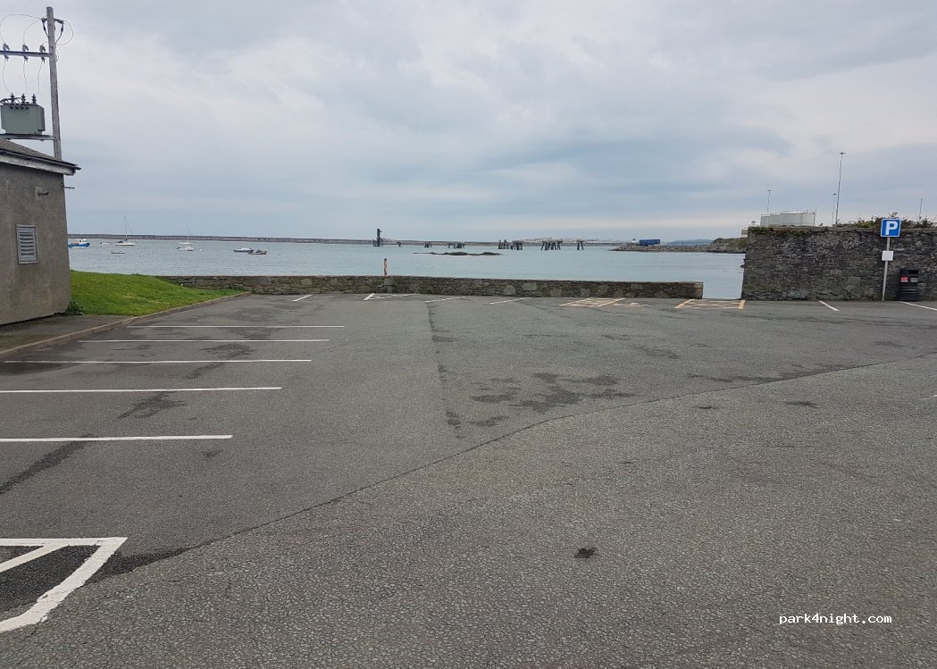 (LL65 1DW) Holyhead - Unnamed Road — foto