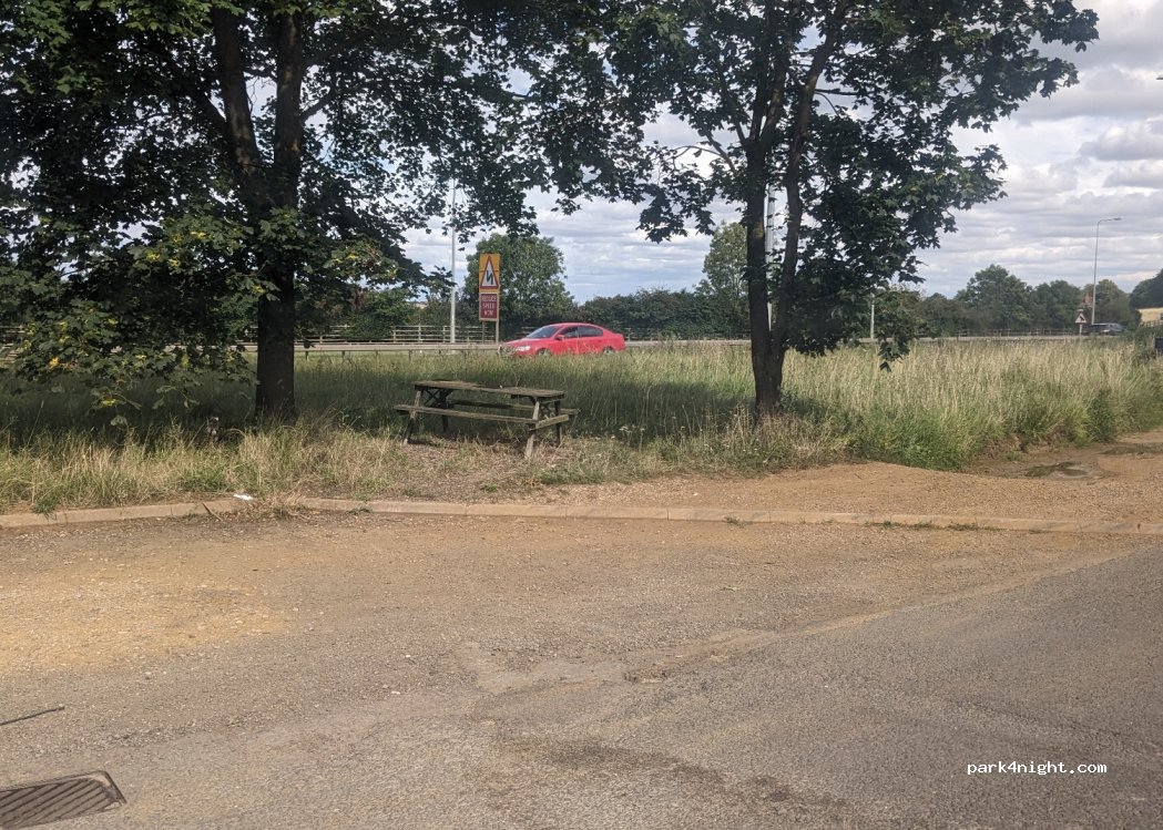 (NN8 2DH) Irchester - 62 Higham Road — foto