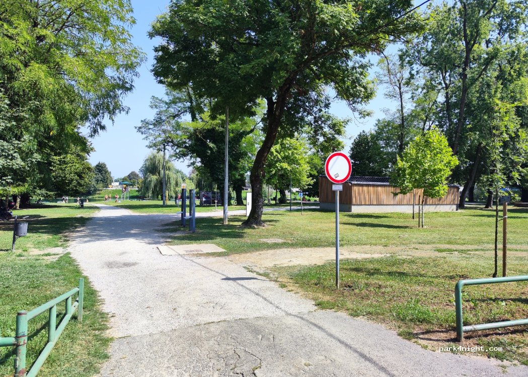 (47000) Karlovac - 4 Ulica Aleksandra Majdera — foto 3