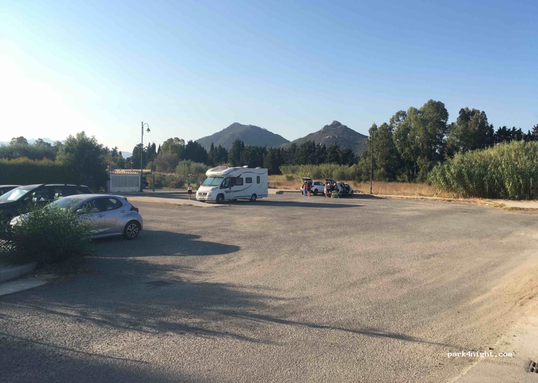 (09040) Castiadas - Unnamed Road — foto