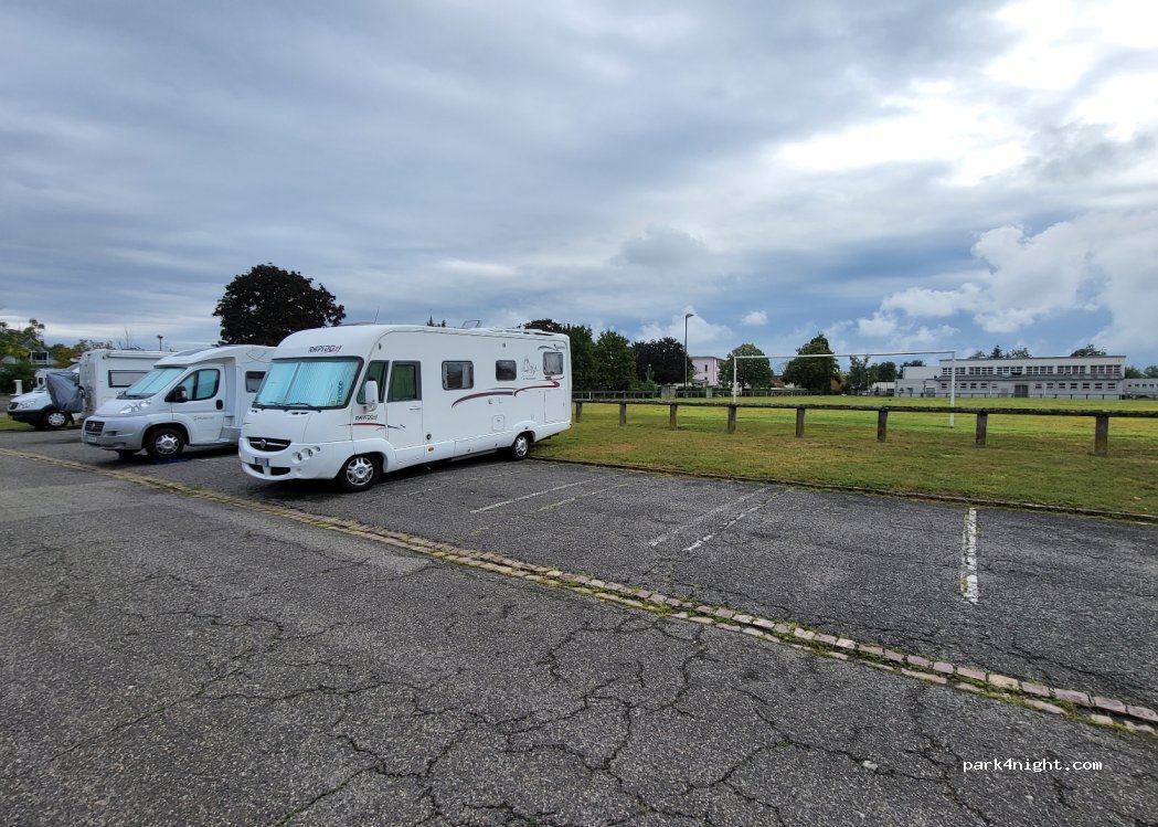 (68250) Rouffach - 15 Place des Sports — foto