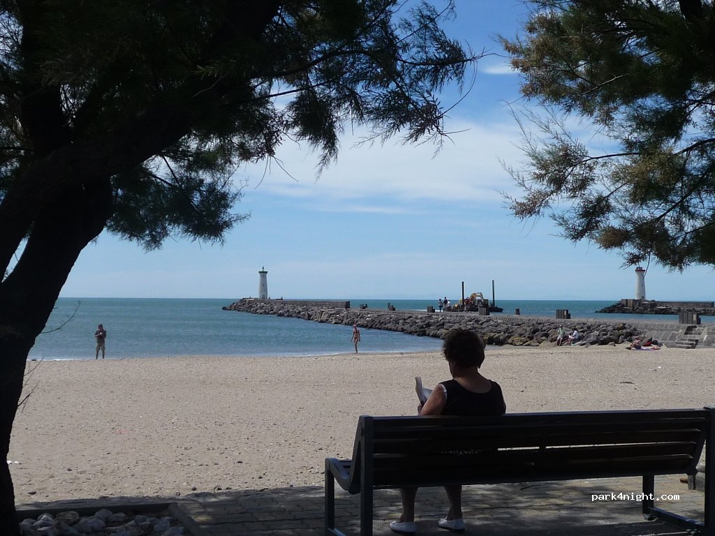 Aire Camping-Car LES PEUPLIERS — foto 5