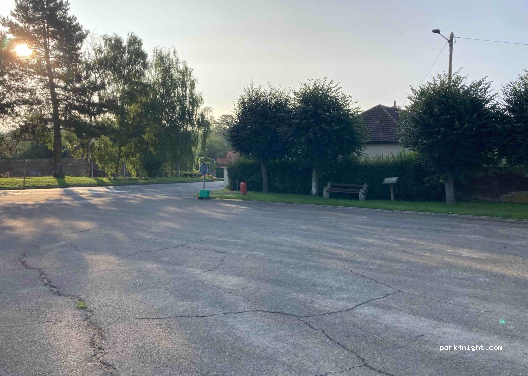 (80500) Guerbigny - 2 Rue de Warsy — foto