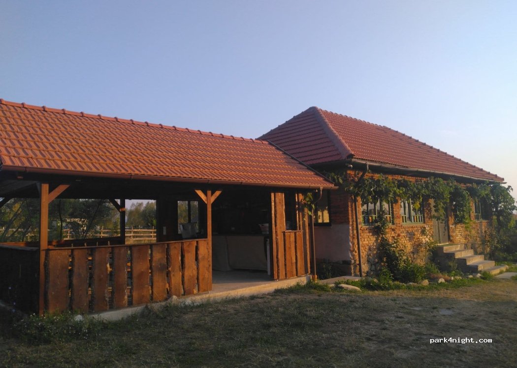 Countryside Retezat camping — foto