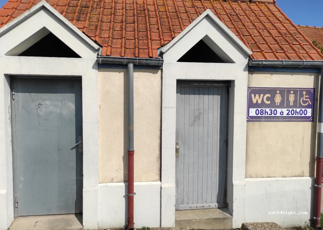 (62179) Wissant - 5 Place du Marché — foto