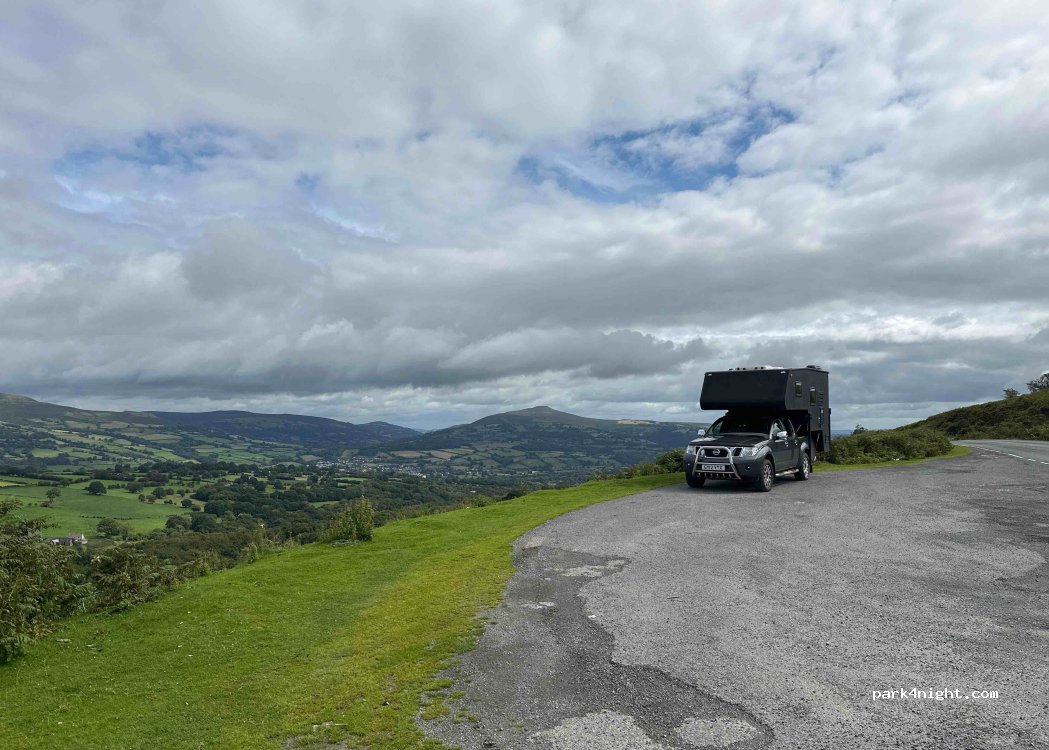 (NP8 1LE) Crickhowell - — foto