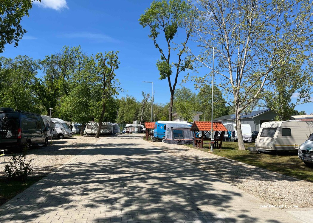 Hód-Thermal Camping — foto 3