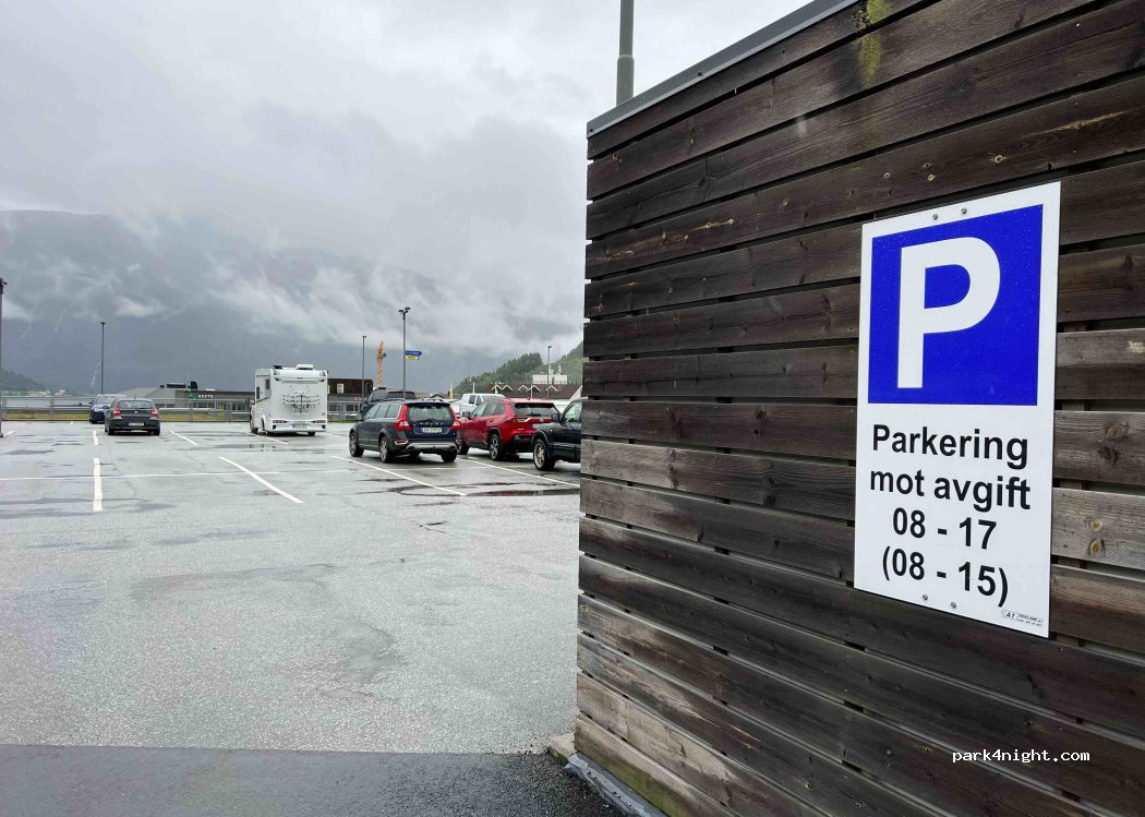 (6856) Sogndalsfjøra - 4 Aarvollvegen — foto
