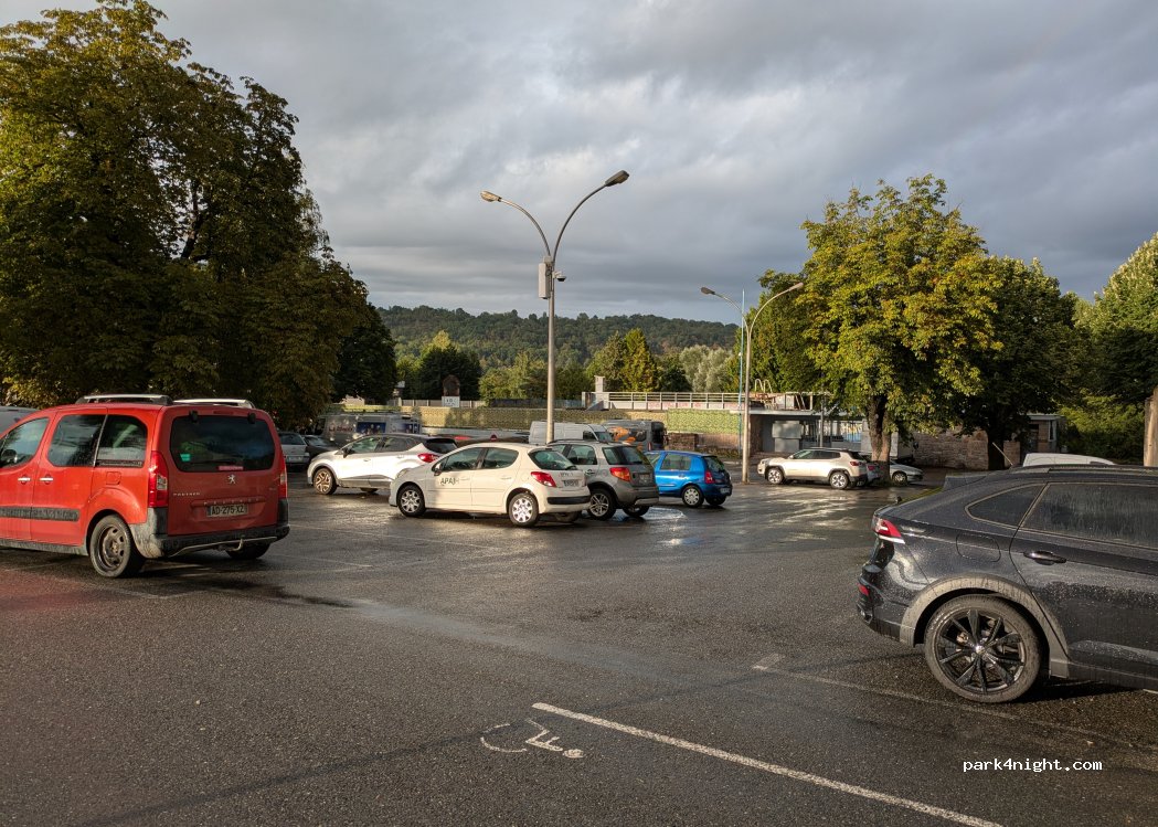 (09200) Saint-Girons - 2 Avenue Aristide Berges — foto