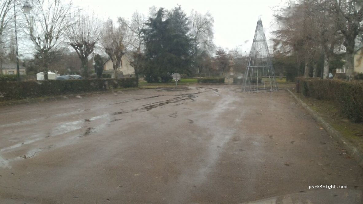 (18410) Blancafort - 9 Place de la Mairie — foto