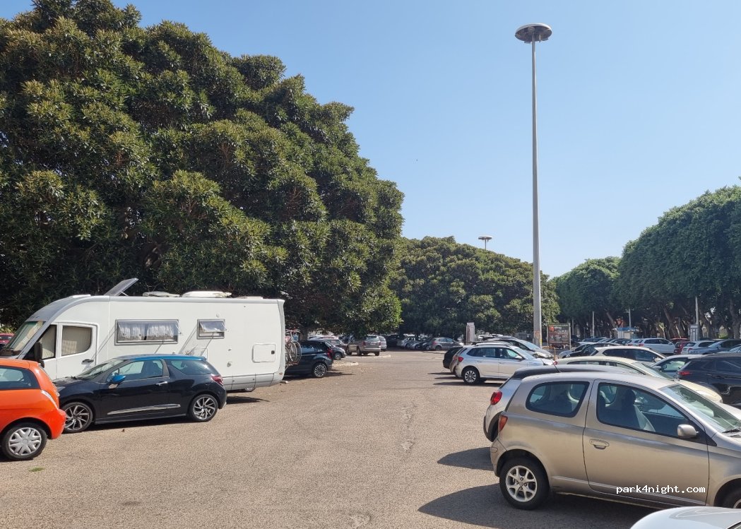 (09123) Cagliari - 110 Viale Trento — foto 3