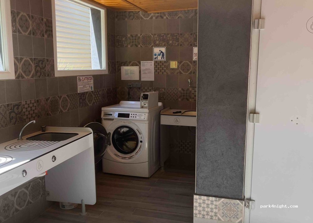 Aire de camping car du camping le Pecquelet — foto 2