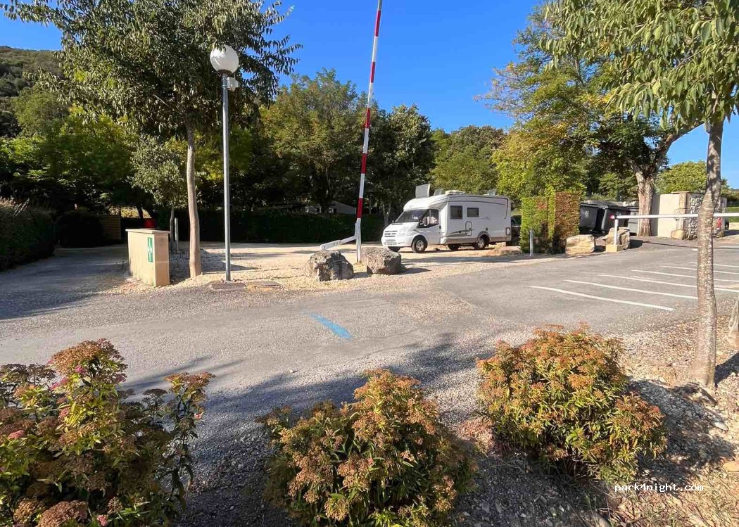 Aire de camping car du camping le Pecquelet — foto 4