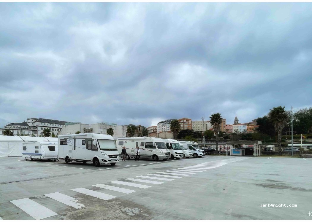 Parking Caravanas Marina Coruña — foto 4