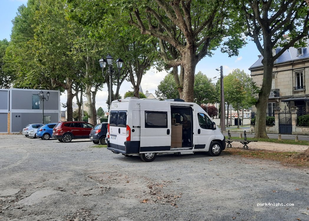 (02200) Soissons - 12 Place Saint-Christophe — foto