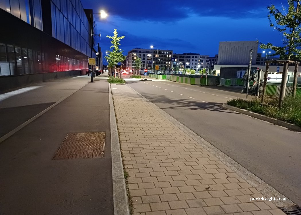 (2411) Luxembourg - 25 Boulevard Friedrich Wilhelm Raiffeisen — foto 2