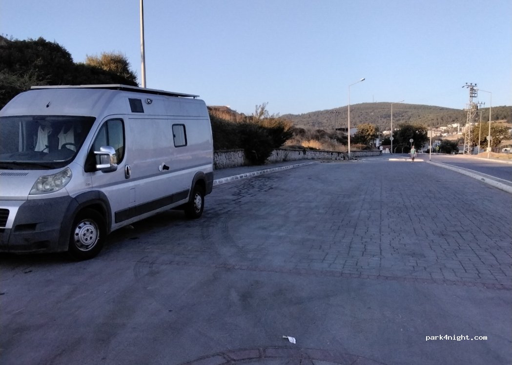(35430) Urla - 29 Yalı Caddesi — foto