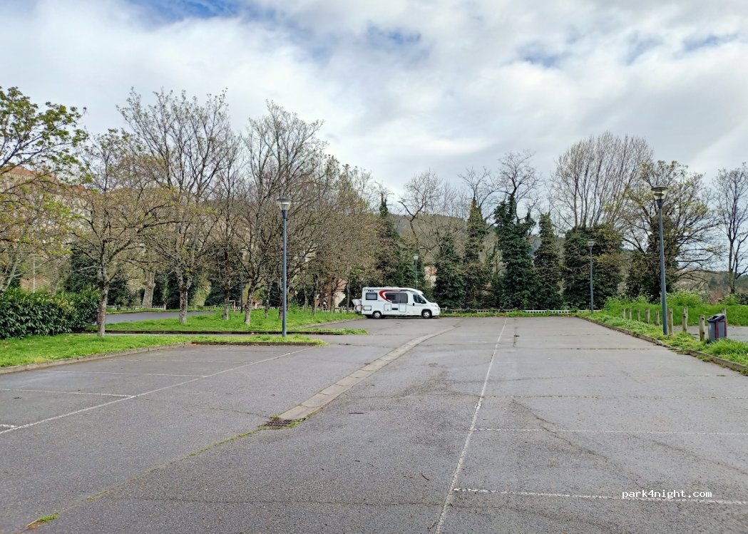 (63300) Thiers - Place Saint-Exupéry — foto 2
