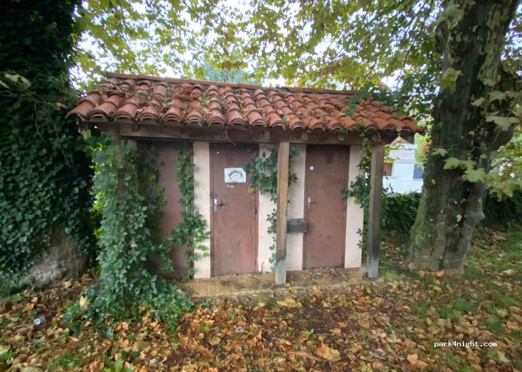 (63300) Thiers - Place Saint-Exupéry — foto 3