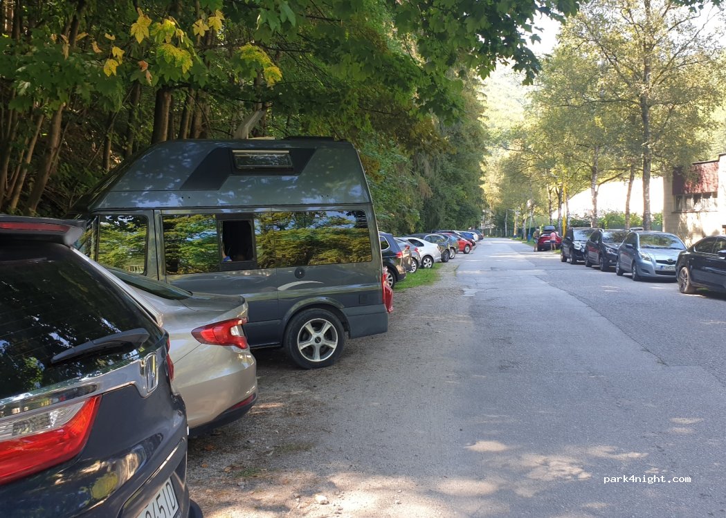 (013 13) Rajecké Teplice - 5 Osloboditeľov — foto