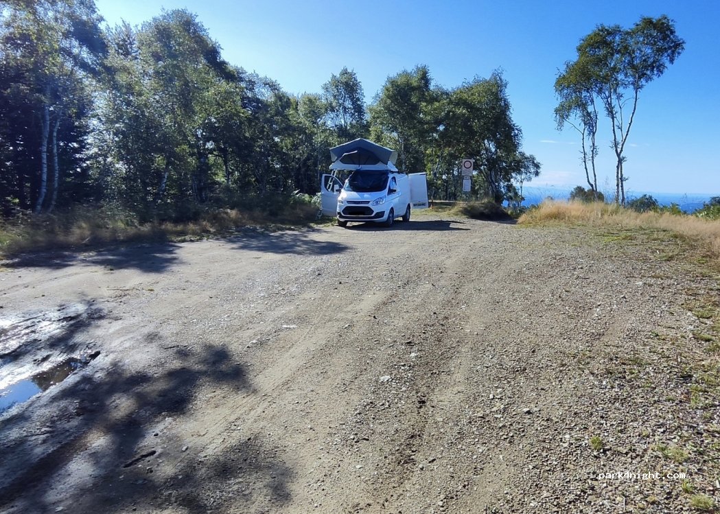 (28011) Armeno - Unnamed road — foto