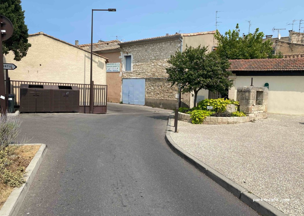 (30800) Saint-Gilles - 10 Rue Peyre — foto