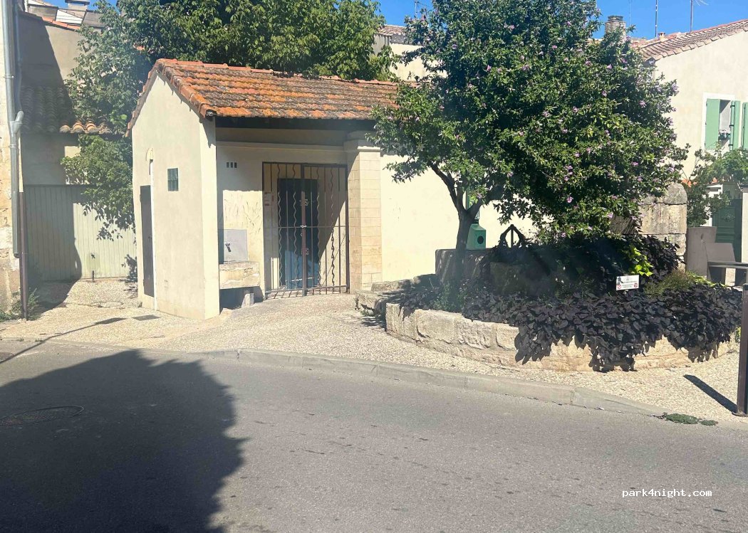 (30800) Saint-Gilles - 10 Rue Peyre — foto 3