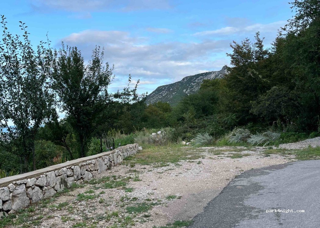 (51244) Grižane-Belgrad - Unnamed Road — foto