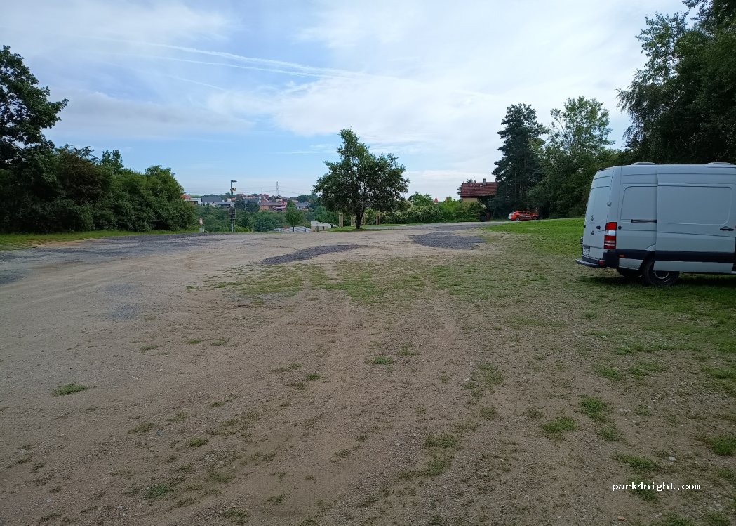 (332 11) Hradec - Unnamed Road — foto 3