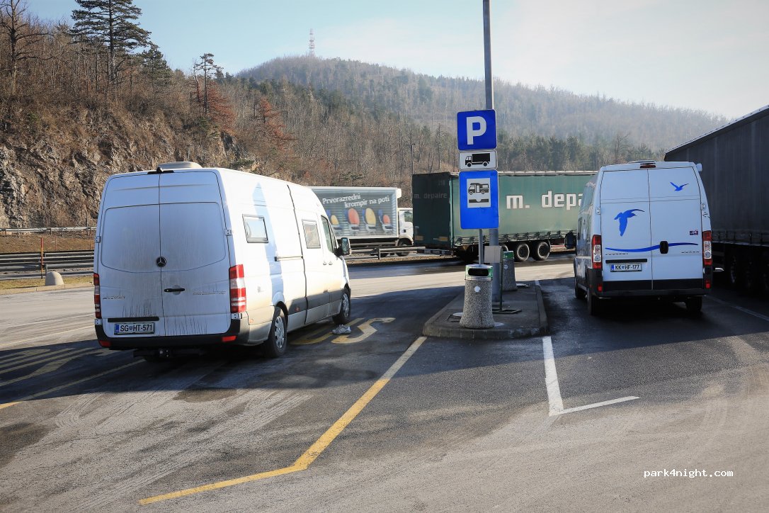 (6230) Postojna - Počivališče Ravbarkomanda — foto 2