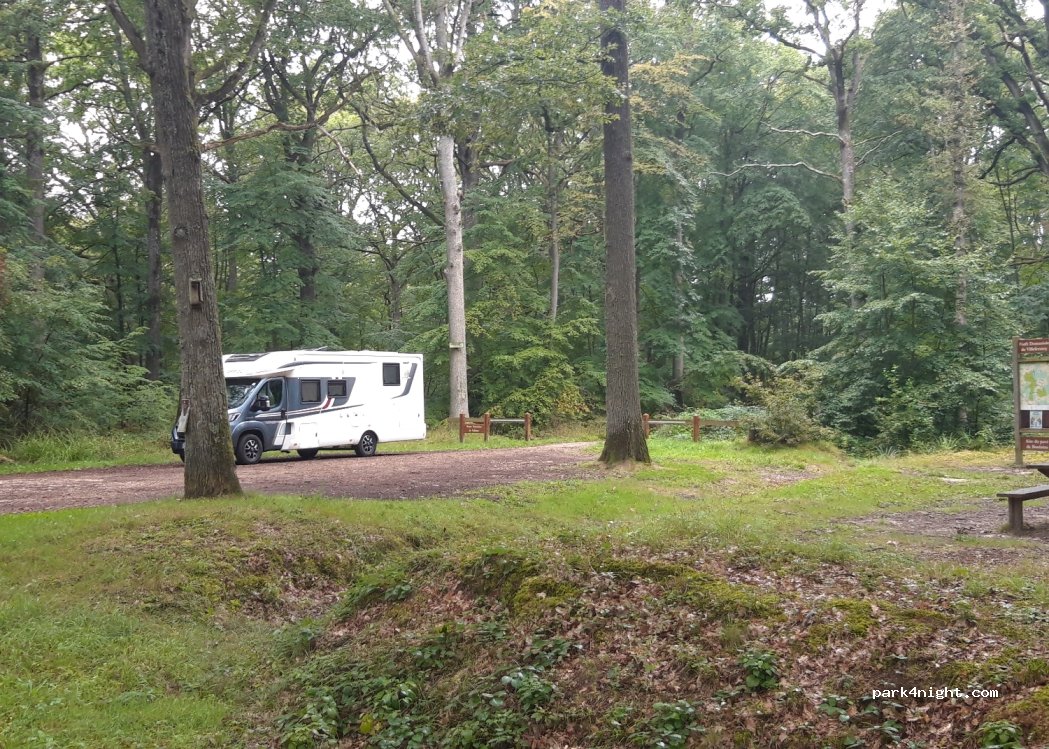 (77820) Les Écrennes - Unnamed Road — foto 3