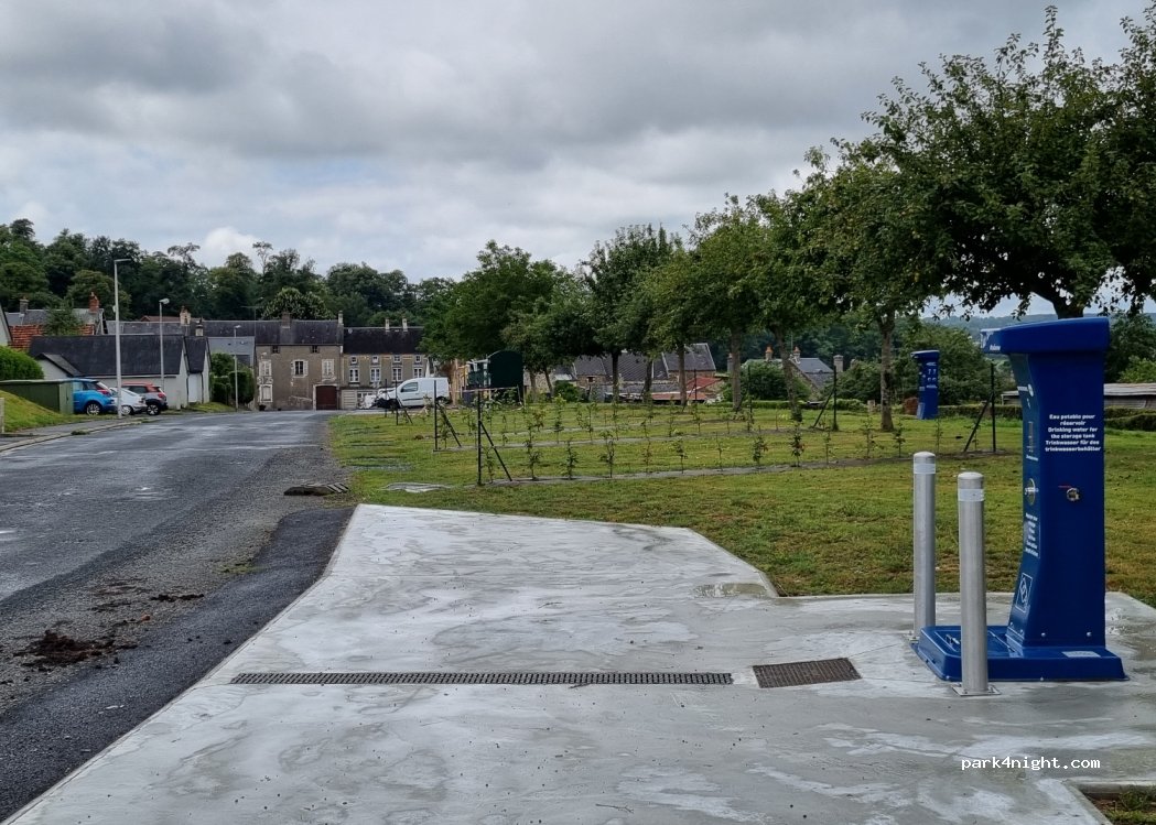 (14490) Balleroy-sur-Drôme - Rue La Vall Verte — foto 2