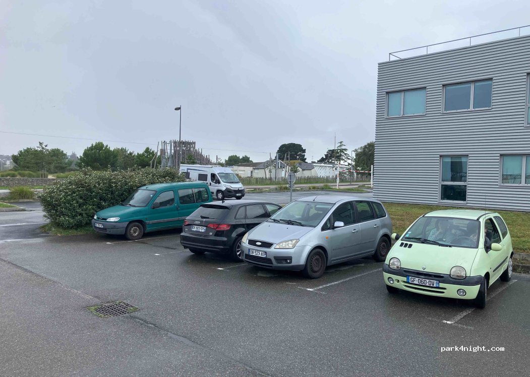 (56100) Lorient - 19 Rue du Sous-Marin Venus — foto 2