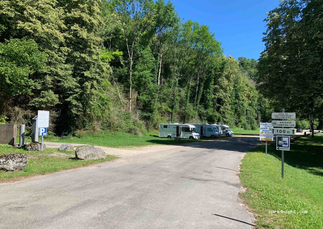 Aire de camping-cars de Surchauffant | La Tour-du-Meix — foto