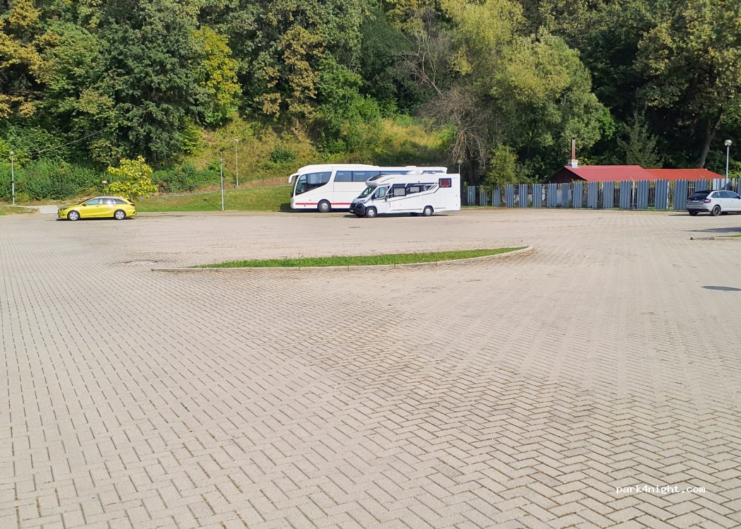 (085 01)  - Kutuzovova — foto