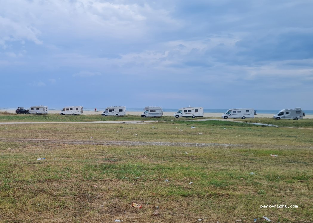 (601 00) Katerini - Unnamed Road — foto