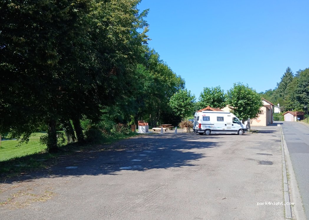 (16490) Alloue - 52 Rue Emile Belly — foto 4